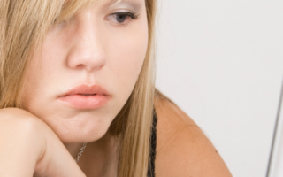 עדשות מגע לעבודה מול מסכים