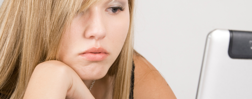 עדשות מגע לעבודה מול מסכים